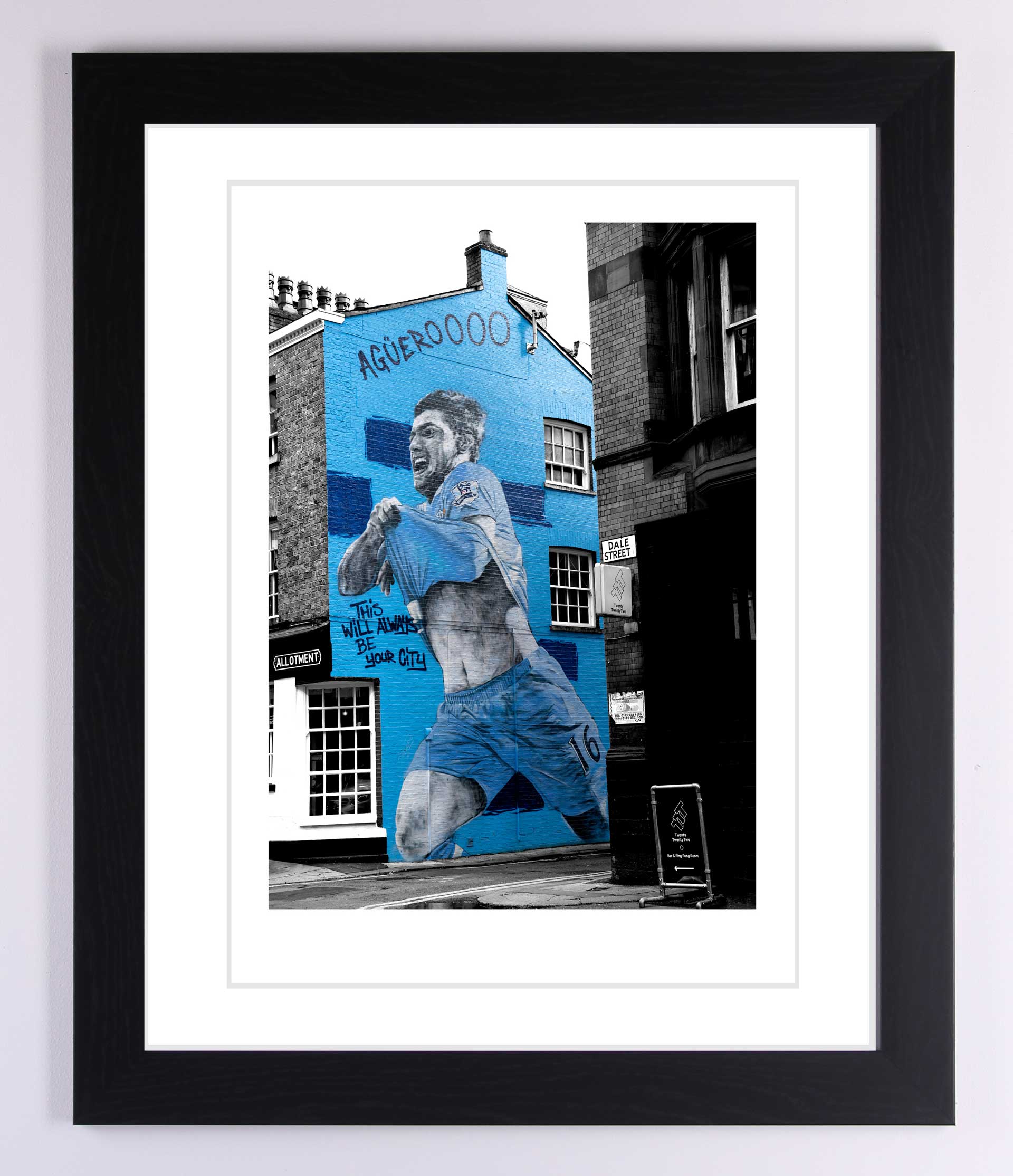 20x14 inches Manchester City Sergio Aguero 'Legend' Framed Canvas Print