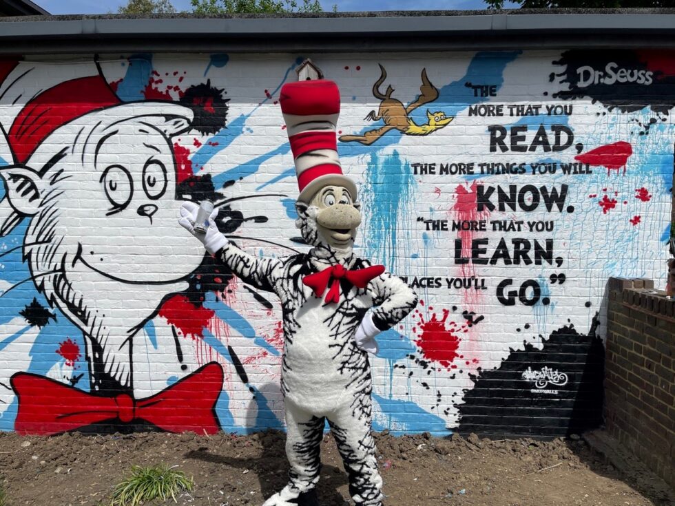 Dr Seuss - Cat in the Hat MurWalls photos