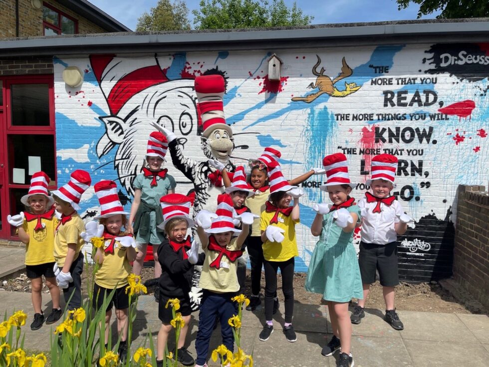 Dr Seuss - Cat in the Hat MurWalls photos